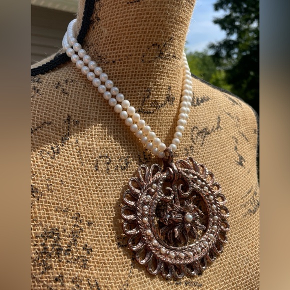 Deborah Karen. BEAUTIFUL. Handcrafted necklace. DK-110